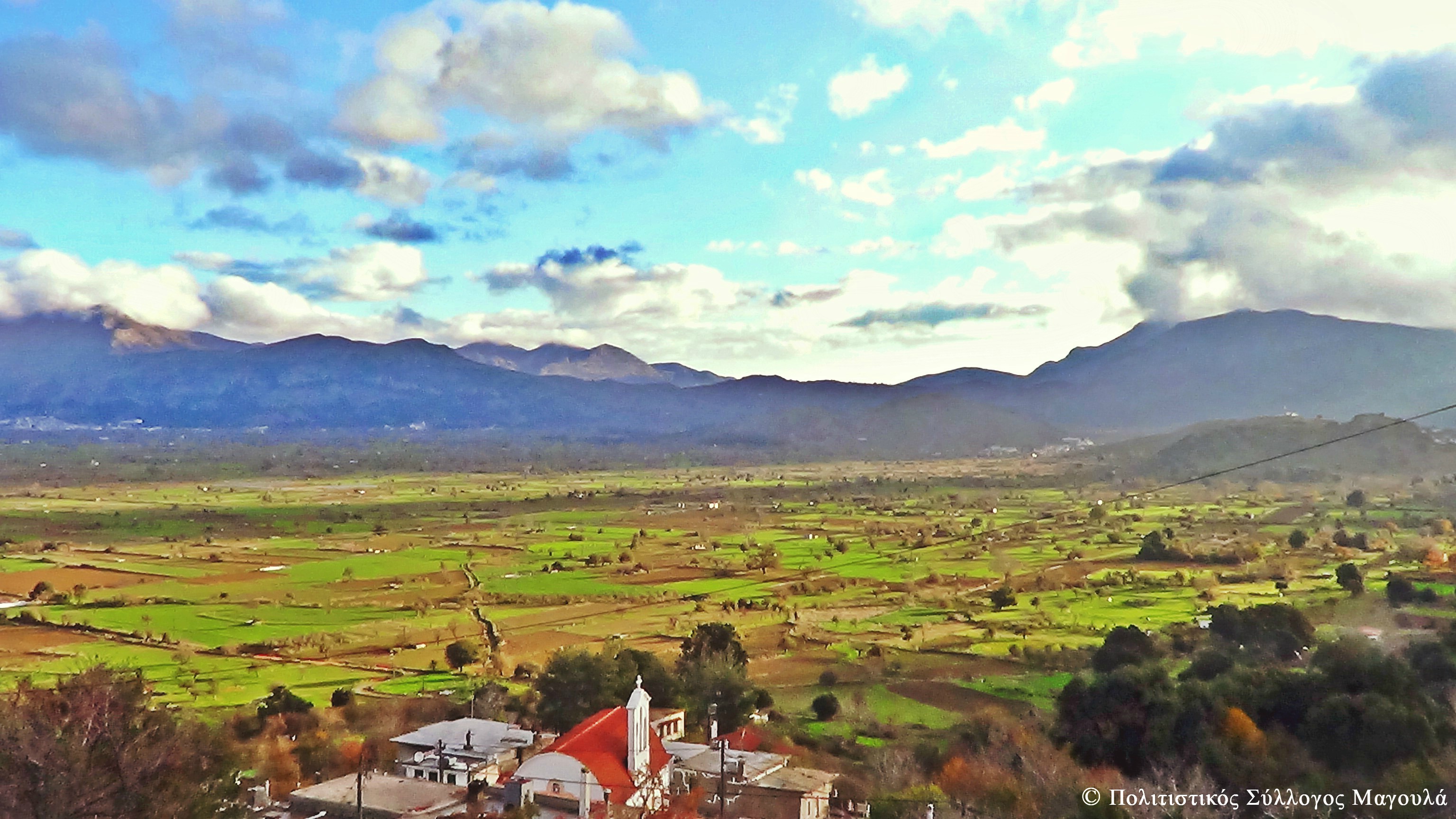 Η θέα του λασιθιώτικου κάμπου από το χωριό Μαγουλά (αυγή)- The view of lasithi plain from Magoula village (dawn)